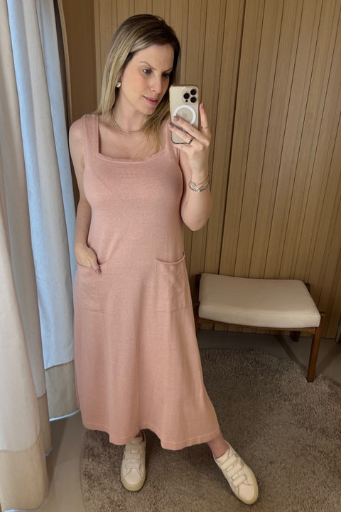 Vestido em Tricot - Catarina com decote quadrado e modelagem evasê