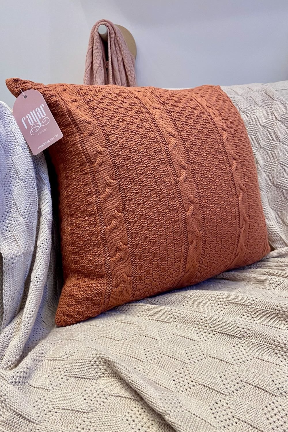 Capa de Almofada Quadrada em Tricot - Amélia